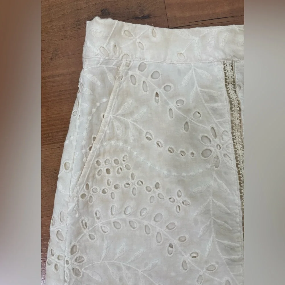 Zara Cream Eyelet Shorts Bermudas